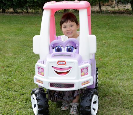 Машинка каталка Принцессы Princess Cozy Truck Little Tikes 627514