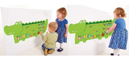 Настенная игрушка бизиборд&nbsp;Крокодил Viga Toys wall toy Crocodile 50469 FSC Монтессори
