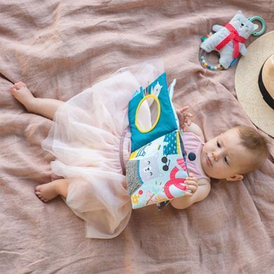 Уценка Развивающая книжка для коляски Sensory book Что надевает мишка Пол Taf Toys 12605