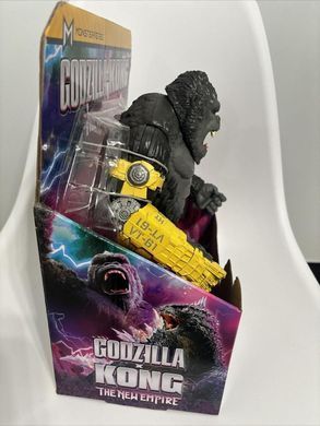 Игровая фигурка Конг гигант со стальной лапой Godzilla vs Kong Giant Kong with B.E.A.S.T. Glove Playmates 35552