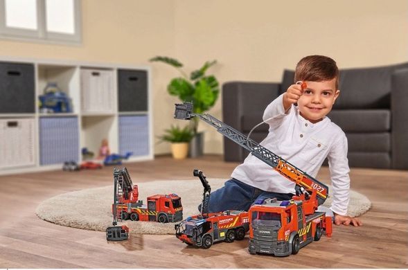 Пожежна машина з подачею води Scania Fire Patrol (23 см) Dickie Toys 3716017 світло, звук