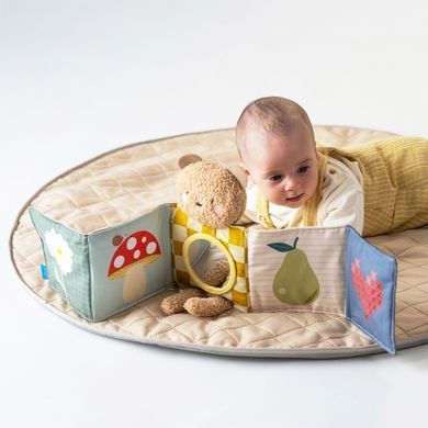 Розвиваюча книжка-розкладушка 2 в 1 Обійми ведмедика Snuggle Bear Book Taf Toys 13795