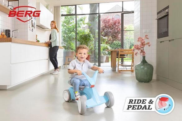 Каталка-веломобіль на педалях 2в1 Berg Go2 Blue 24.50.00.00 блакитний