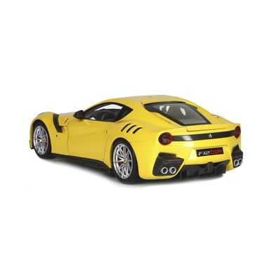 Металлическая машинка Ferrari F12Tdf Bburago 18-26021 (в ассортименте)