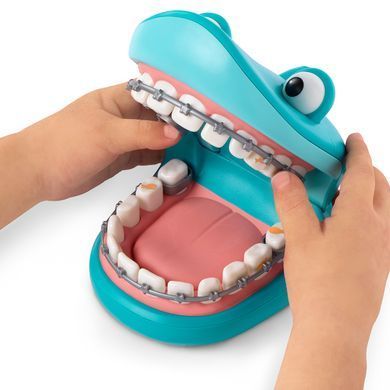 Ігровий набір Акула у стоматолога Shark Tooth Dentist Set Battat BX2365Z