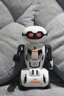 Інтерактивний робот на радіокеруванні YCOO NEO Macrobot Silverlit 88045