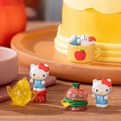 Фигурка-сюрприз Pop Top Hello Kitty Яблочный воркшоп 24WH-007