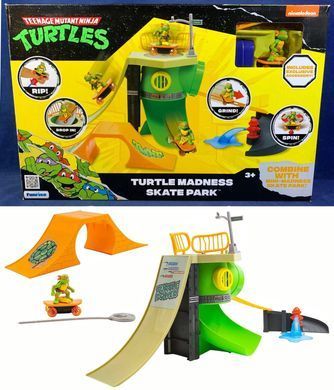 Уцінка Ігровий набір Черепашки-ніндзя Чумовий скейт-парк TMNT Turtle Madness Skate Park Funrise 71044