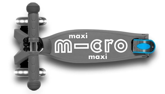 Складной трехколесный самокат Maxi Micro Deluxe Foldable LED Volcano Grey MMD094 от 5 лет