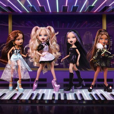 Игровой набор с куклой Bratz Stylin' Birthdayz Yasmin Doll MGA 596028 футболка для тебя&nbsp;