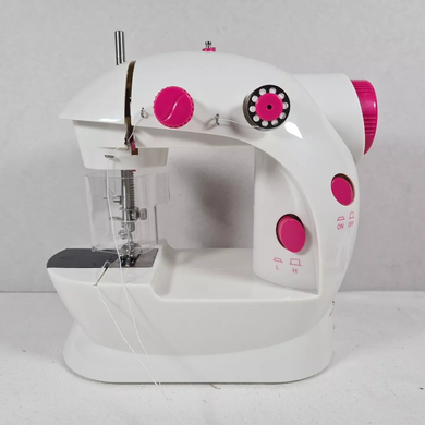 Электрическая детская швейная машинка Fashion Passion Theo Klein 7901 Kids sewing machine