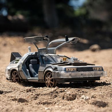 Металева машина 1/24 DeLorean Назад у майбутнє 3 Time Machine Jada Toys 253255073 зі світлом