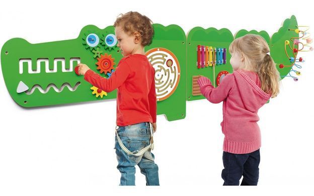 Настенная игрушка бизиборд Крокодил Viga Toys 50346 сертификат FSC Монтессори