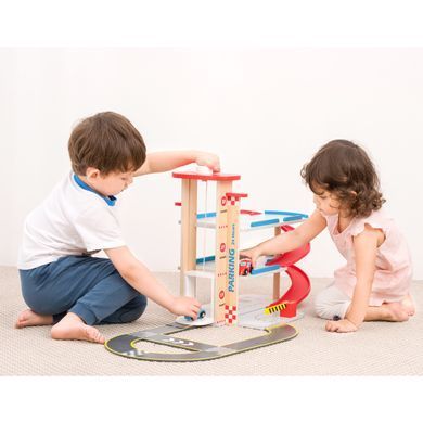 Дерев'яний ігровий набір Паркувальний гаражз машинками New Classic Toys 11040