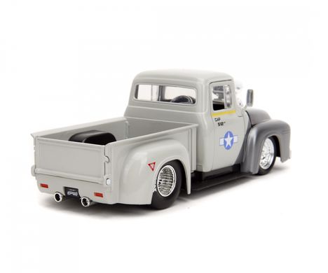 Металлическая машинка (1:24) Street Fighter 1956 года Ford F-100 с фигуркой Гайла Jada Toys 253255057