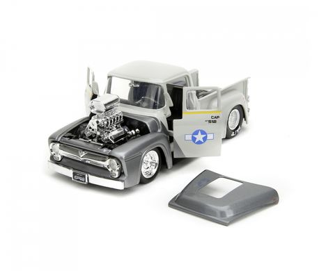 Металлическая машинка (1:24) Street Fighter 1956 года Ford F-100 с фигуркой Гайла Jada Toys 253255057