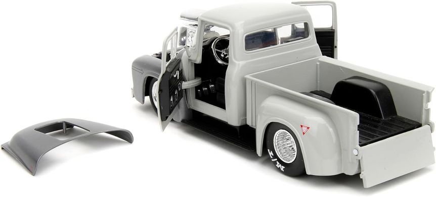 Металлическая машинка (1:24) Street Fighter 1956 года Ford F-100 с фигуркой Гайла Jada Toys 253255057