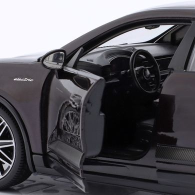 Металева машинка Porsche Macan 4 Electric Bburago 18-21114 (чорний, 1:24)