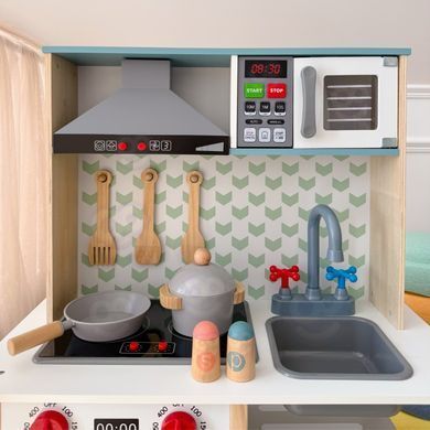 Деревянная игровая кухня со встроенной техникой Tooky Toy Wooden Kitchen Set TH870 звуковые и световые эффекты