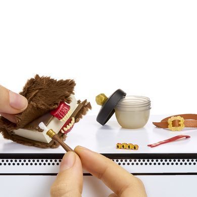 Игровой набор MGA's Miniverse Make It Mini Back to Hogwart Harry Potte 547150 Создай волшебные предметы