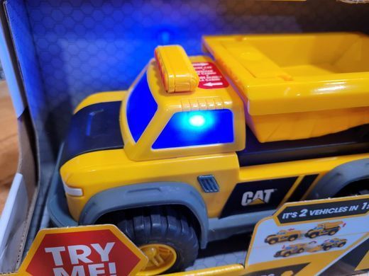 Уценка Машинка-трансформер 2в1 пикап-самосвал CAT Truck Constructors Dump Truck Funrise 83193 свет и звук