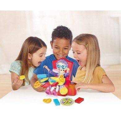 Настольная игра Жадная бабушка Tomy Games T72465