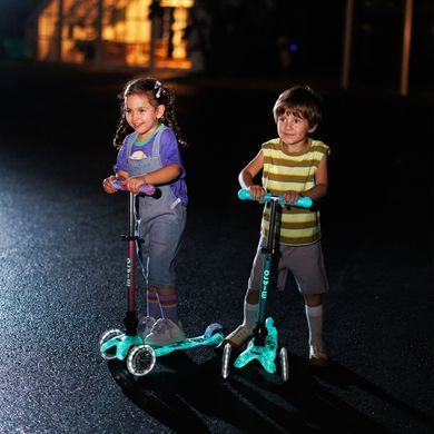 Трехколесный складной самокат Mini Micro Deluxe Foldable LED Orion Glow MMD373 розовый