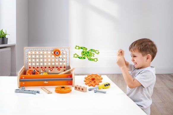 Набор инструментов для экспериментов (32 дет.) Junior Inventor Science Experiment Toolbox Hape E3029