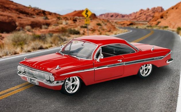 Металлическая машинка (1:24) Форсаж 8 Doms Chevy Impala Vehicle 1961 Jada Toys 253203051