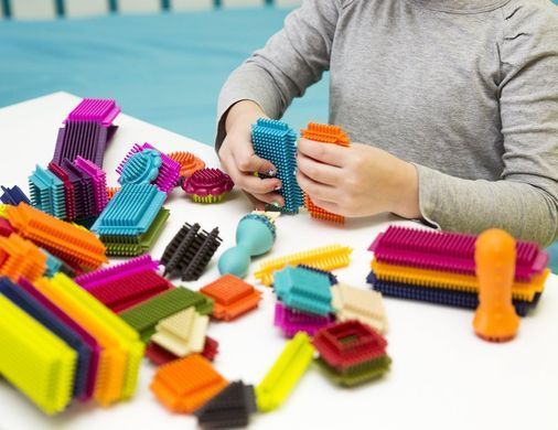 Игольчатый конструктор Бристл - Мегаполис Bristle Block Stackadoos Battat BX1175Z